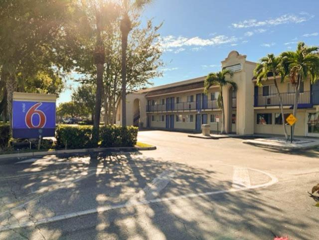 Motel 6 Riviera Beach Fl Luaran gambar
